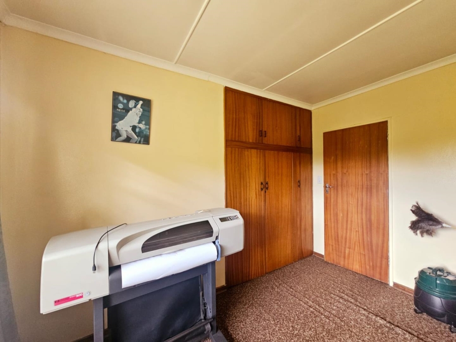 4 Bedroom Property for Sale in Ladybrand Free State